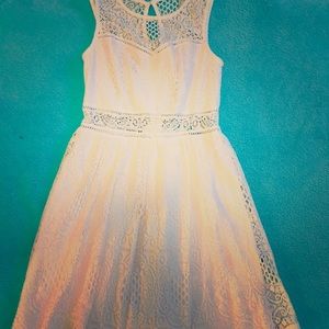 Beautiful white lace IN San Francisco dress size 3